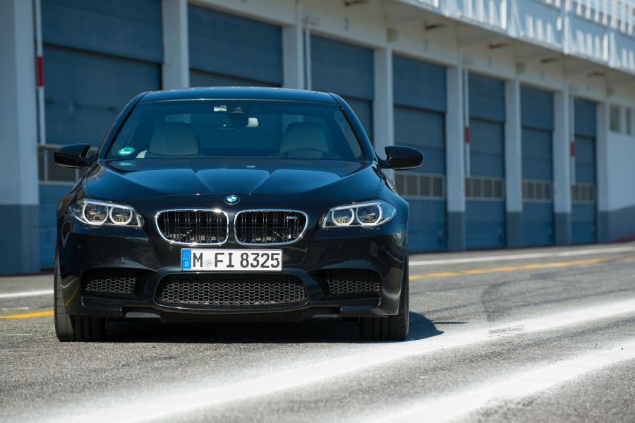  BMW M5 (F10) 2013 года  (WW) (фото 1 из 12)